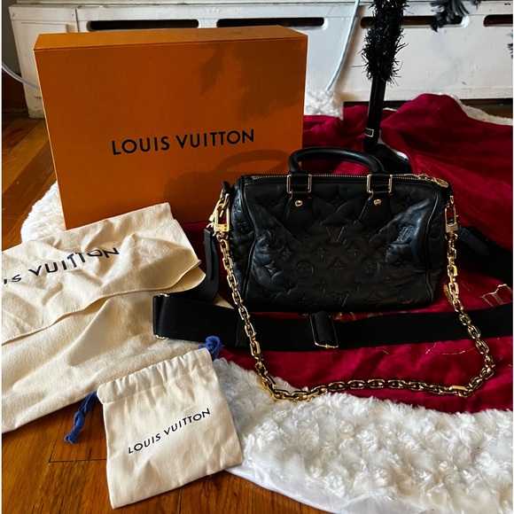 Authentic* LOUIS VUITTON Lambskin Embossed Monogram Speedy 22 Bandouliere Black - Picture 3 of 15
